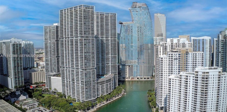 Condominio en Miami, Florida, 2 dormitorios  № 1991414