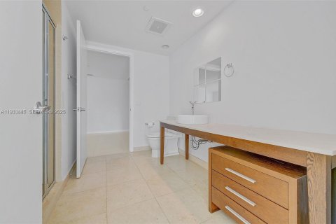 Condominio en alquiler en Miami, Florida, 2 dormitorios, 141.03 m2 № 1991414 - foto 20