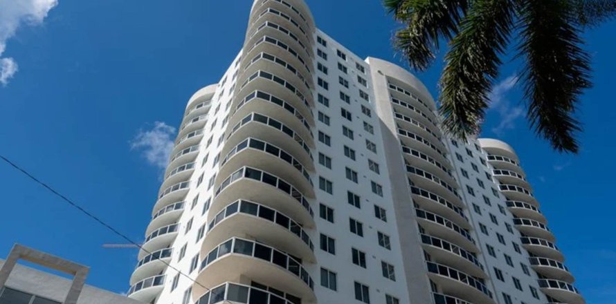 Apartamento en 23 BISCAYANE BAY en Miami, Florida 3 dormitorios, 106 m2 № 102586