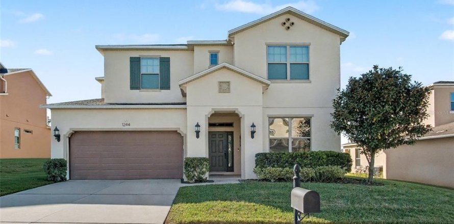 House in Minneola, Florida 5 bedrooms, 297.75 sq.m. № 2119899