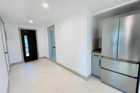 House in Oakland Park, Florida 2 bedrooms, 76.64 sq.m. № 2399944 - photo 10