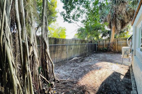 House in Oakland Park, Florida 2 bedrooms, 76.64 sq.m. № 2399944 - photo 19