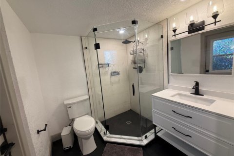 House in Oakland Park, Florida 2 bedrooms, 76.64 sq.m. № 2399944 - photo 6