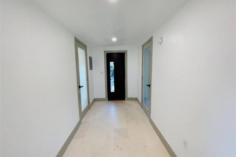 House in Oakland Park, Florida 2 bedrooms, 76.64 sq.m. № 2399944 - photo 12