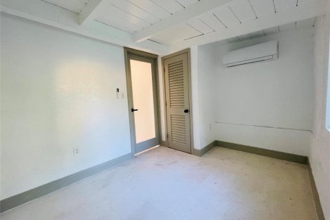 House in Oakland Park, Florida 2 bedrooms, 76.64 sq.m. № 2399944 - photo 15