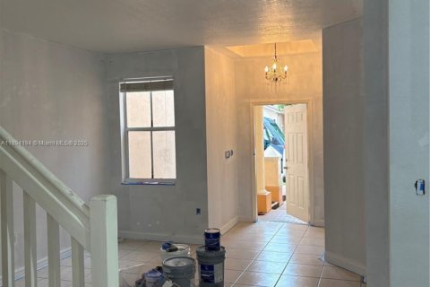 Снять в аренду таунхаус в Майами, Флорида 3 спальни, 148.83м2, № 1946062 - фото 3