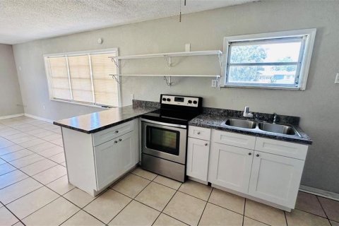 House in Lakeland, Florida 1 bedroom, 48.31 sq.m. № 2150517 - photo 3