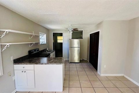 House in Lakeland, Florida 1 bedroom, 48.31 sq.m. № 2150517 - photo 2