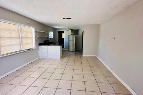House in Lakeland, Florida 1 bedroom, 48.31 sq.m. № 2150517 - photo 5