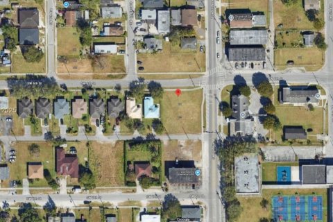 Terreno en venta en Homestead, Florida № 1806396 - foto 2