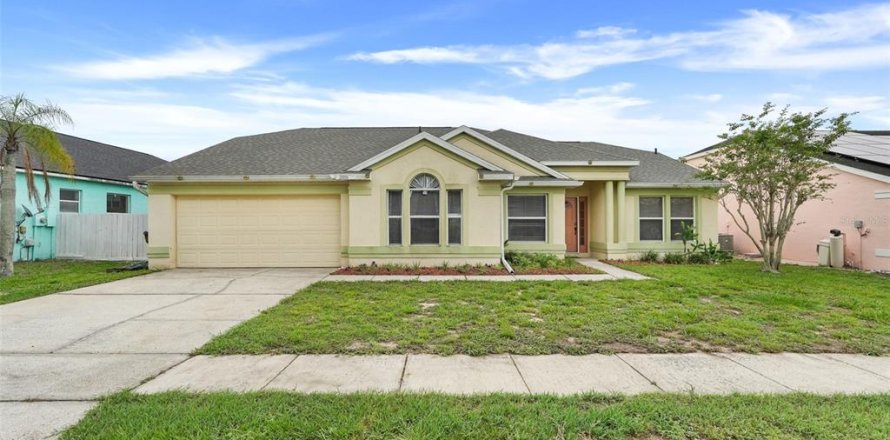 House in Kissimmee, Florida 3 bedrooms, 165.18 sq.m. № 1771074