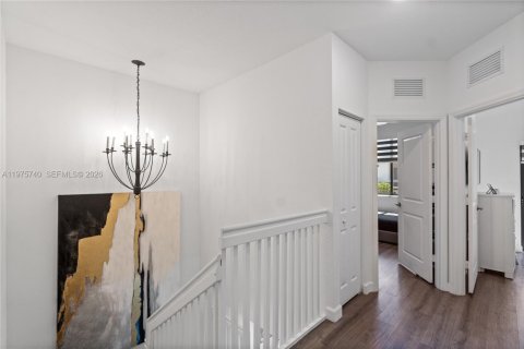 Townhouse in Miami, Florida 3 bedrooms, 154.4 sq.m. № 2038329 - photo 28