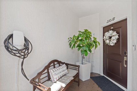 Townhouse in Miami, Florida 3 bedrooms, 154.4 sq.m. № 2038329 - photo 6