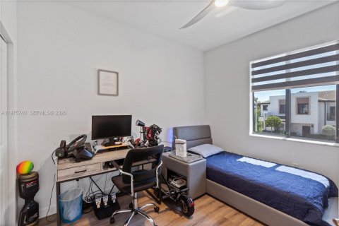 Townhouse in Miami, Florida 3 bedrooms, 154.4 sq.m. № 2038329 - photo 30