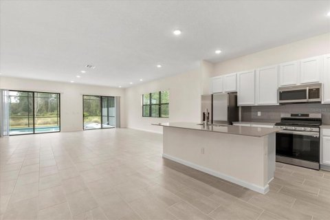 House in Davenport, Florida 12 bedrooms, 471.57 sq.m. № 1537924 - photo 11