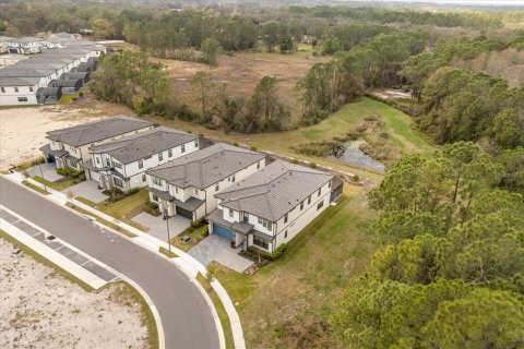House in Davenport, Florida 12 bedrooms, 471.57 sq.m. № 1537924 - photo 4