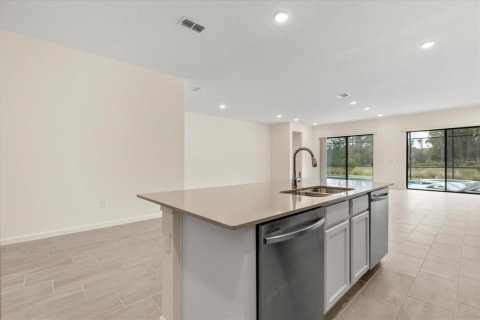 House in Davenport, Florida 12 bedrooms, 471.57 sq.m. № 1537924 - photo 14