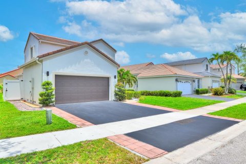 House in Weston, Florida 4 bedrooms, 186.92 sq.m. № 1785455 - photo 4