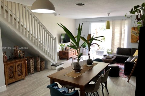 Adosado en alquiler en Weston, Florida, 3 dormitorios, 135.73 m2 № 2057255 - foto 6