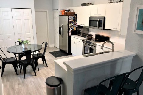 Adosado en alquiler en Weston, Florida, 3 dormitorios, 135.73 m2 № 2057255 - foto 10