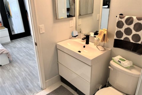 Adosado en alquiler en Weston, Florida, 3 dormitorios, 135.73 m2 № 2057255 - foto 14