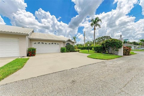 Casa en venta en Sarasota, Florida, 2 dormitorios, 124.21 m2 № 1893816 - foto 3