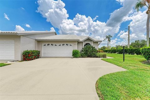 Casa en venta en Sarasota, Florida, 2 dormitorios, 124.21 m2 № 1893816 - foto 2