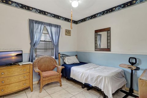 Commercial property in Miami Gardens, Florida № 1728746 - photo 18