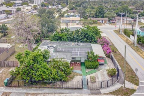 Commercial property in Miami Gardens, Florida № 1728746 - photo 4