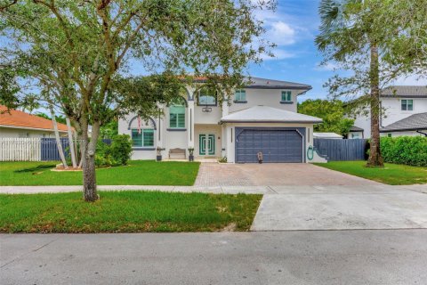 Casa en venta en Miami, Florida, 5 dormitorios, 247.77 m2 № 1969628 - foto 1