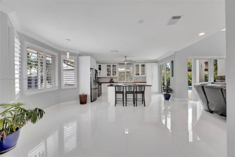 Casa en venta en Miami, Florida, 5 dormitorios, 247.77 m2 № 1969628 - foto 16