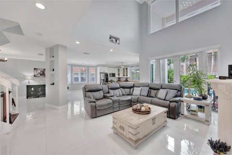 Casa en venta en Miami, Florida, 5 dormitorios, 247.77 m2 № 1969628 - foto 6