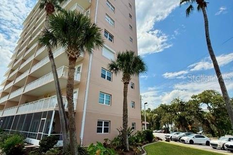 Condo in Daytona Beach, Florida, 2 bedrooms  № 1906429 - photo 14