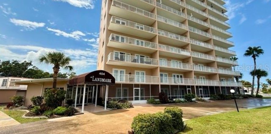 Condo in Daytona Beach, Florida, 2 bedrooms № 1906429