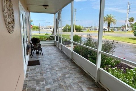 Condo in Daytona Beach, Florida, 2 bedrooms  № 1906429 - photo 21
