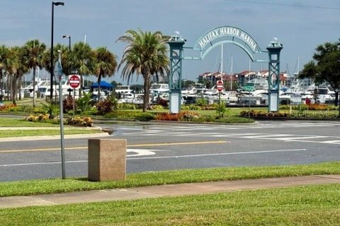 Condo in Daytona Beach, Florida, 2 bedrooms  № 1906429 - photo 19
