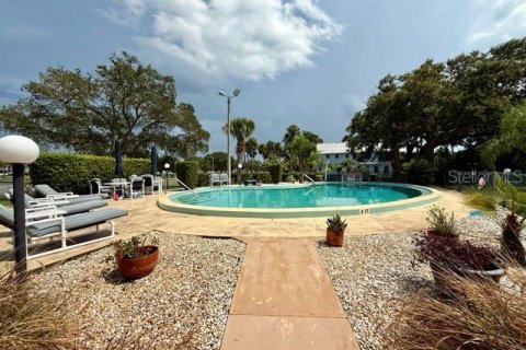 Condo in Daytona Beach, Florida, 2 bedrooms  № 1906429 - photo 12