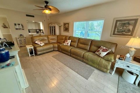 Condo in Daytona Beach, Florida, 2 bedrooms  № 1906429 - photo 11