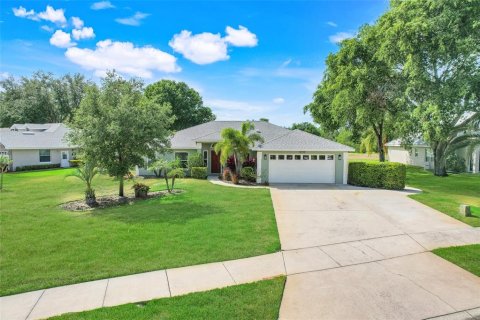 House in Clermont, Florida 4 bedrooms, 174.84 sq.m. № 1666608 - photo 1