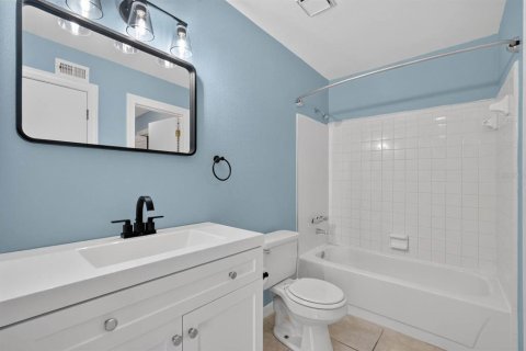 Condominio en venta en Daytona Beach, Florida, 2 dormitorios, 82.03 m2 № 2221143 - foto 18