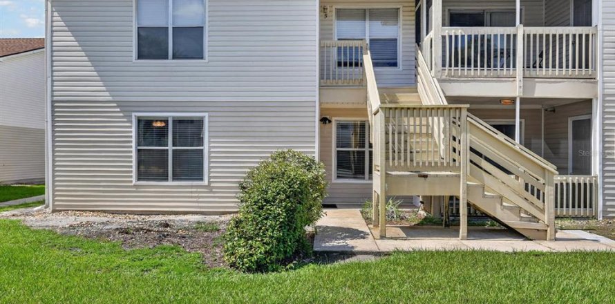 Condominio en Daytona Beach, Florida, 2 dormitorios № 2221143