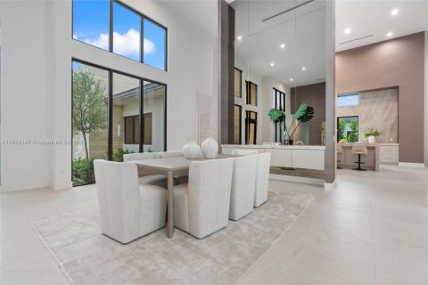 House in Davie, Florida 5 bedrooms, 540.51 sq.m. № 1817056 - photo 6