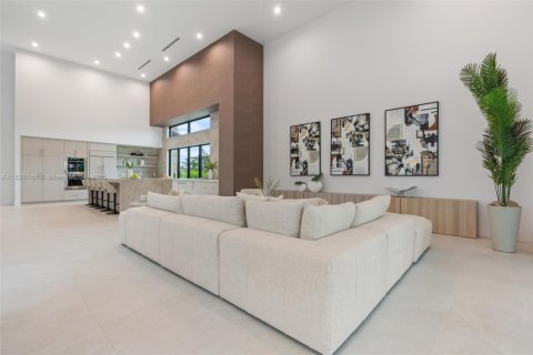 House in Davie, Florida 5 bedrooms, 540.51 sq.m. № 1817056 - photo 15