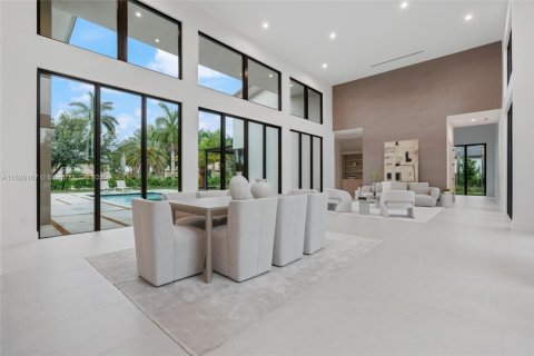House in Davie, Florida 5 bedrooms, 540.51 sq.m. № 1817056 - photo 4