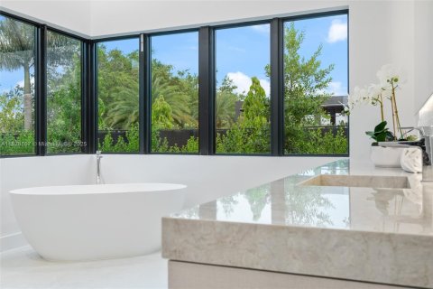 House in Davie, Florida 5 bedrooms, 540.51 sq.m. № 1817056 - photo 30