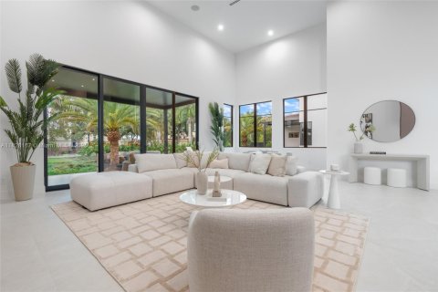 House in Davie, Florida 5 bedrooms, 540.51 sq.m. № 1817056 - photo 17