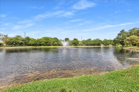 Condominio en venta en Coconut Creek, Florida, 1 dormitorio, 74.14 m2 № 2066015 - foto 29