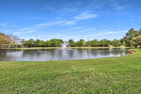 Condominio en venta en Coconut Creek, Florida, 1 dormitorio, 74.14 m2 № 2066015 - foto 28