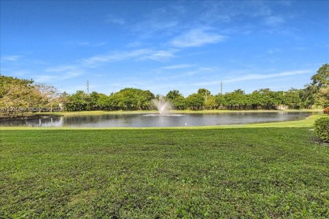 Condominio en venta en Coconut Creek, Florida, 1 dormitorio, 74.14 m2 № 2066015 - foto 25