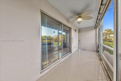 Condominio en venta en Coconut Creek, Florida, 1 dormitorio, 74.14 m2 № 2066015 - foto 23
